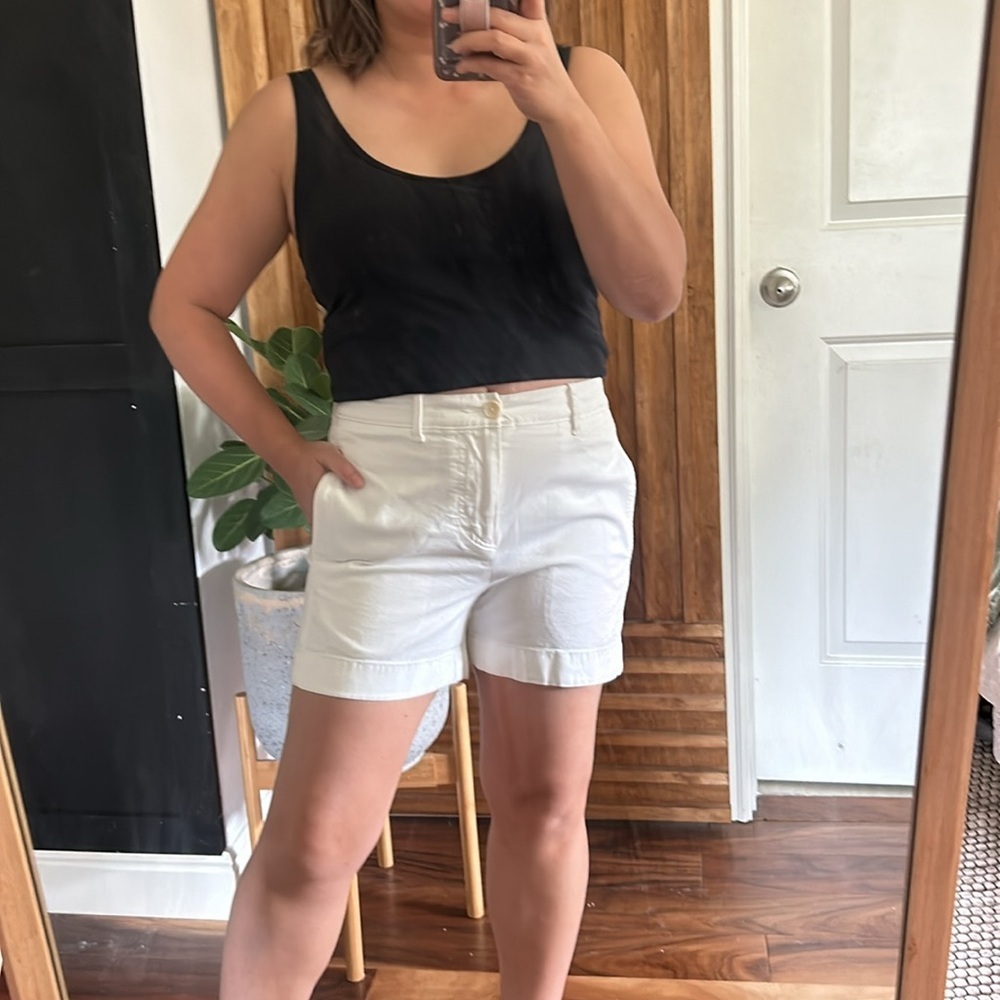 Vince High Rise Khaki Short. Size 4